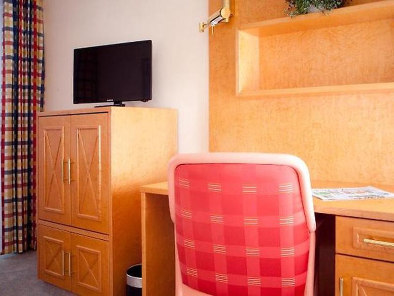 103D8F4302C099AC2AF8D56BF751DCB2