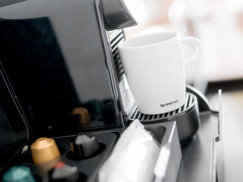 E4E39CEC210F2FA58657EC9AEABF0E4B