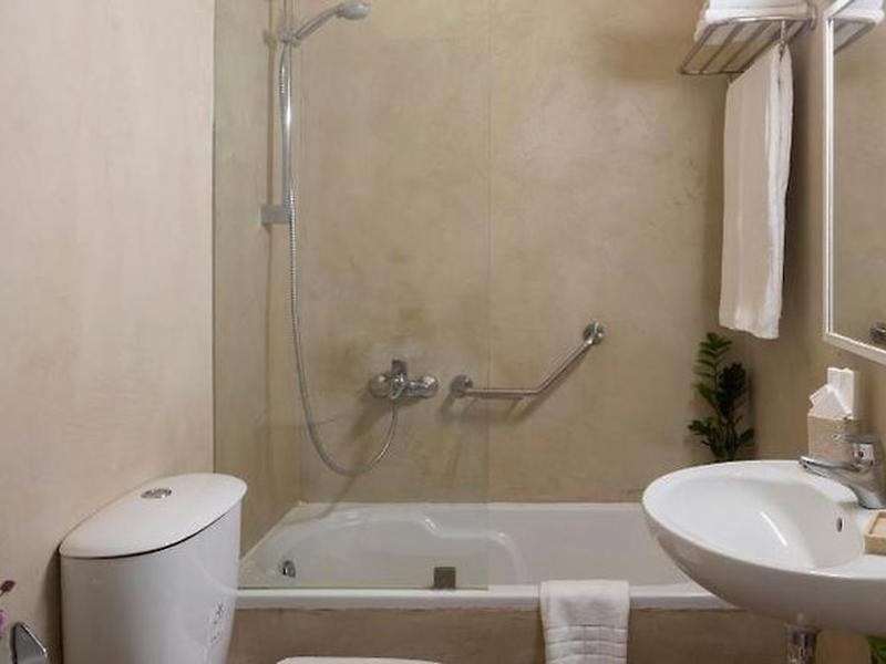 1006804522E5D99CCAC10F30DDD596FB