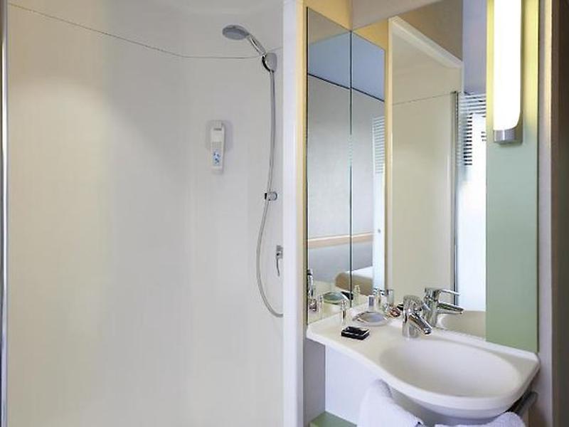 F3FBF6E6D9F8E9BF727657BF65480BF2