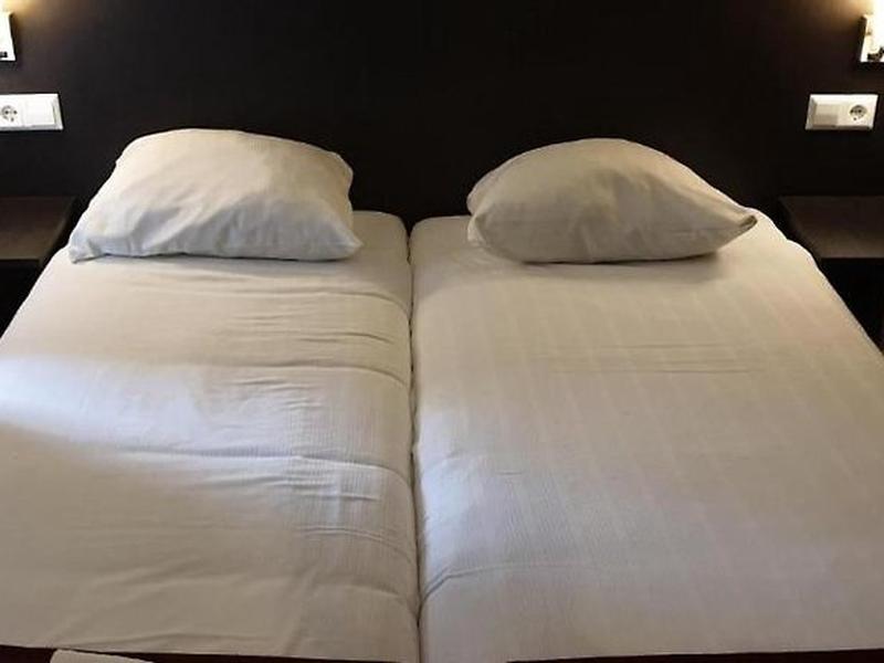 B4F412ED2C9D5CA5A97426C41D345E46