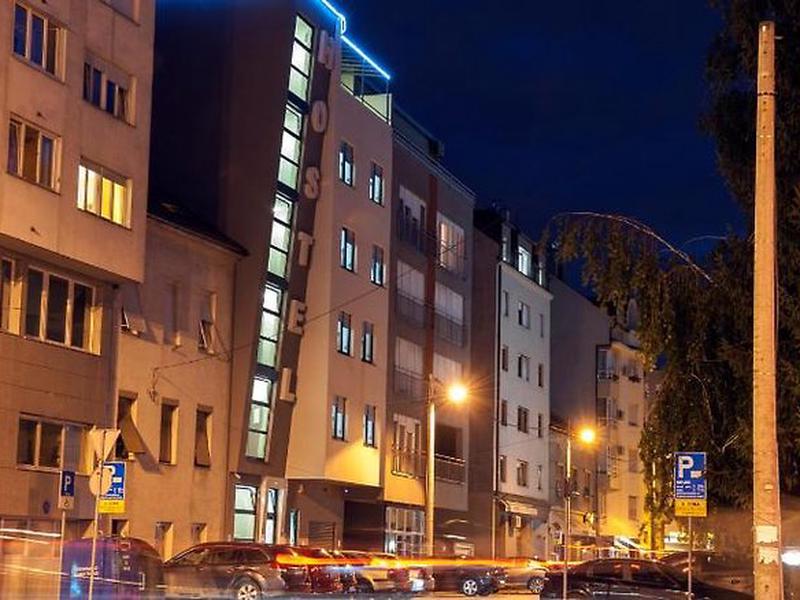 DF33CE321FCA94E7A4F3D1D6F94850AD