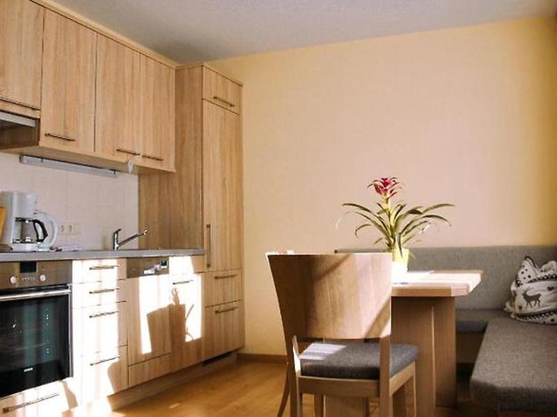 07548EAA6A5B6A611A48B88561418F49