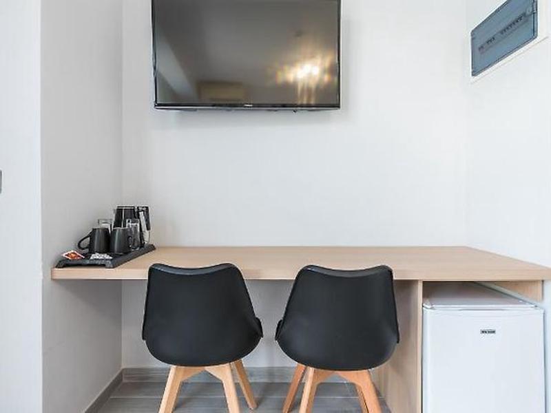 2F82D000CE6588D5F904D01ECC204E9D