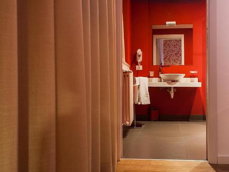 5647B721889A856F0D9779C1D35F11B3