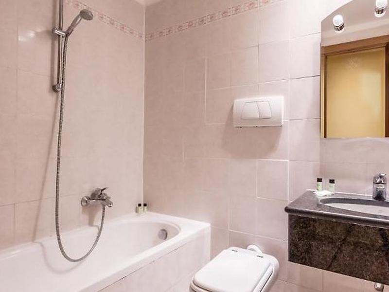 03A1290C1EF9EC2B5FB3EF77E1075B5F