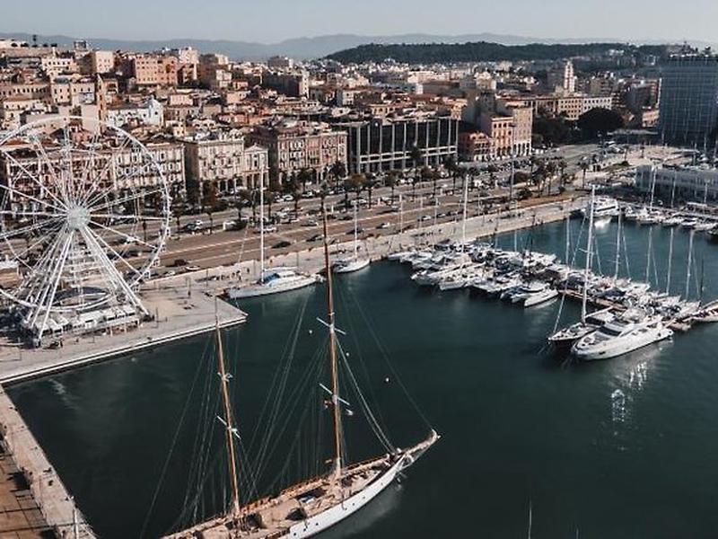 1DCBA76AC6784D0A27D8408E1C413BE5