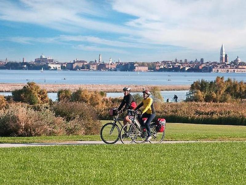 9BB80BEE086FB31BF613E29B34B115A1