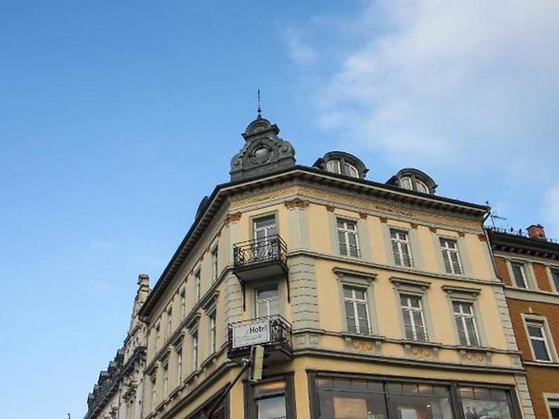 B4C471F122E90980AECB0CB681DAFD65