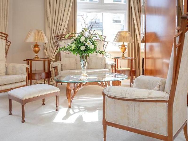 20D82345F5ABC3DEBF40A855B812DD6A