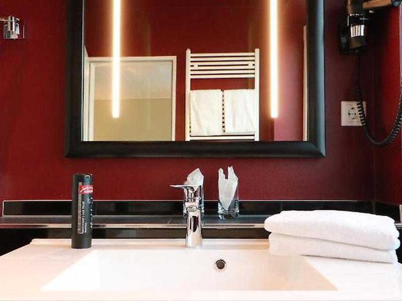 7BE3A559189F144D10C5D2214C45592B