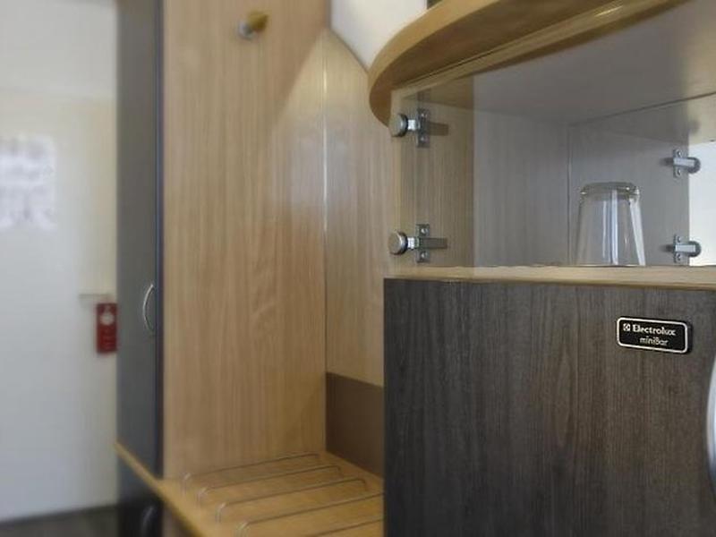 E671F3DFFCFA4B3F25F33F750711A819