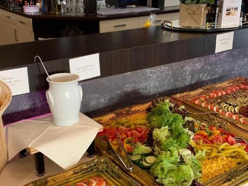 279F81ACE2AEE0D9D1571E550468C005