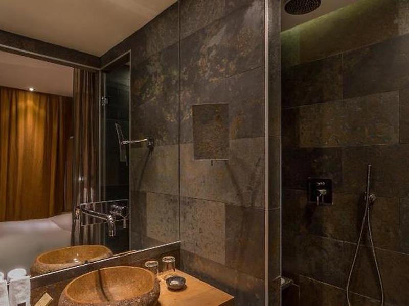 46B06448BCCB40846A66C5B1A788759A