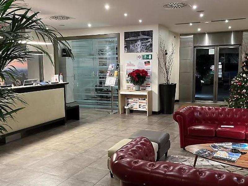 99FCA098D3435F811E35E9BD45AA93BF