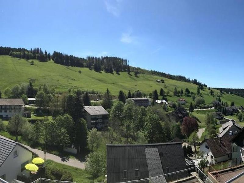 4F0515B17C102335F0B884132E585C34