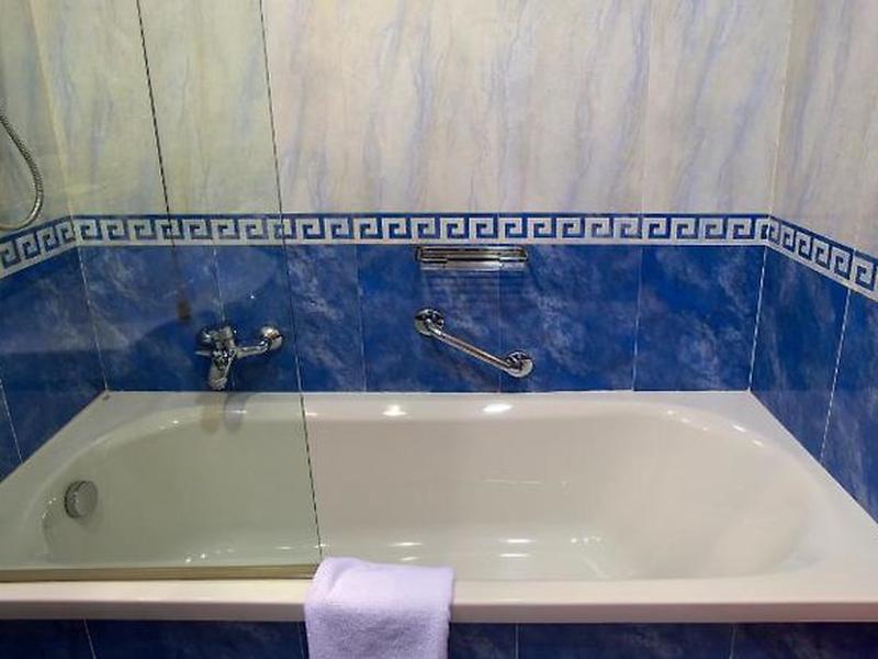 9F49EF376499218A28B3E8DF4C1F93D2