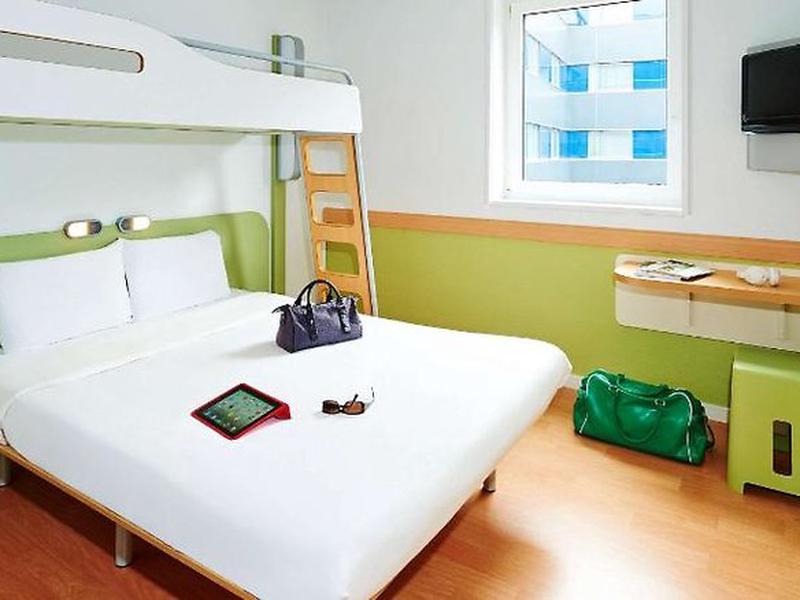 F82DFE503A9BE03367B8DAB5AEC385C9