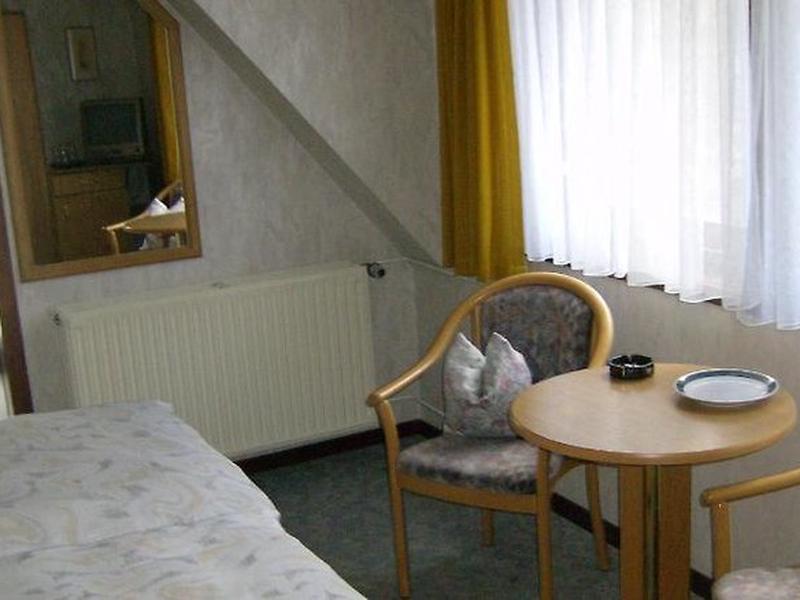 9C81DA37F07138562573F41F4572A8B2