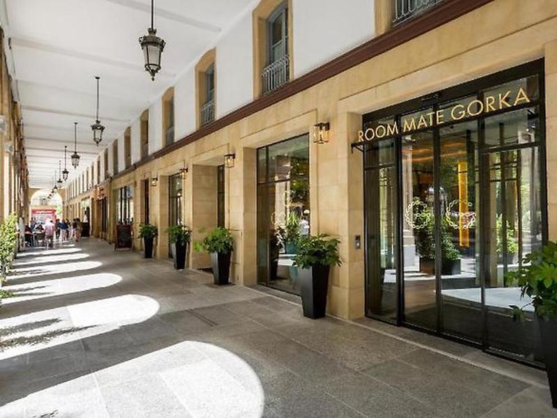 9A15D8AAC10E350B82608E3DC3E2A438