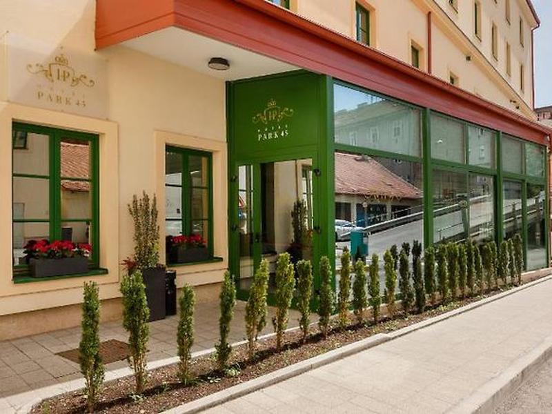 9DD238D26DD596C6876BC21B4D832B04