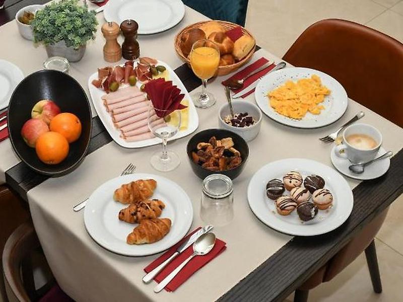 8FDDE82801029E7D2CEA525886438A18