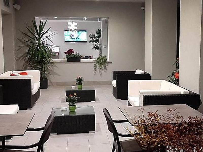 280AC111F7245F0A09CF6E9711BD2C21