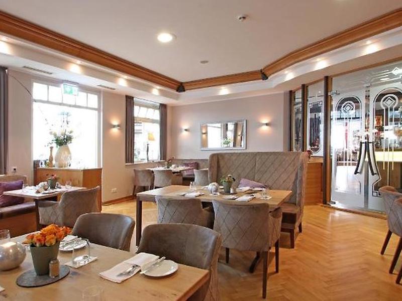 8C3657658B4F216F2406F65E4C6DF2E5