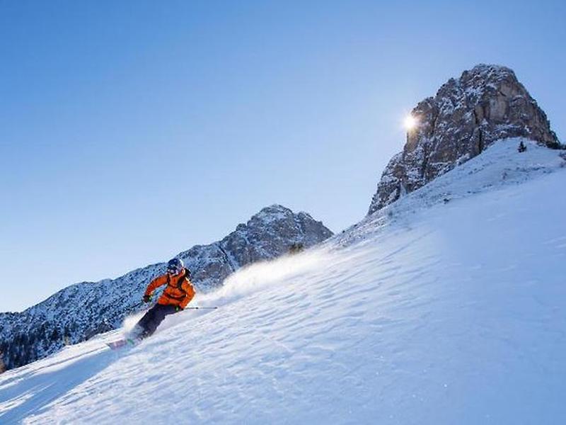 B90D2B8539BAD4DFA0C4D5C80298784B