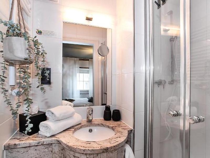 EE589176DAAA7024EE24EAEFD42749A0