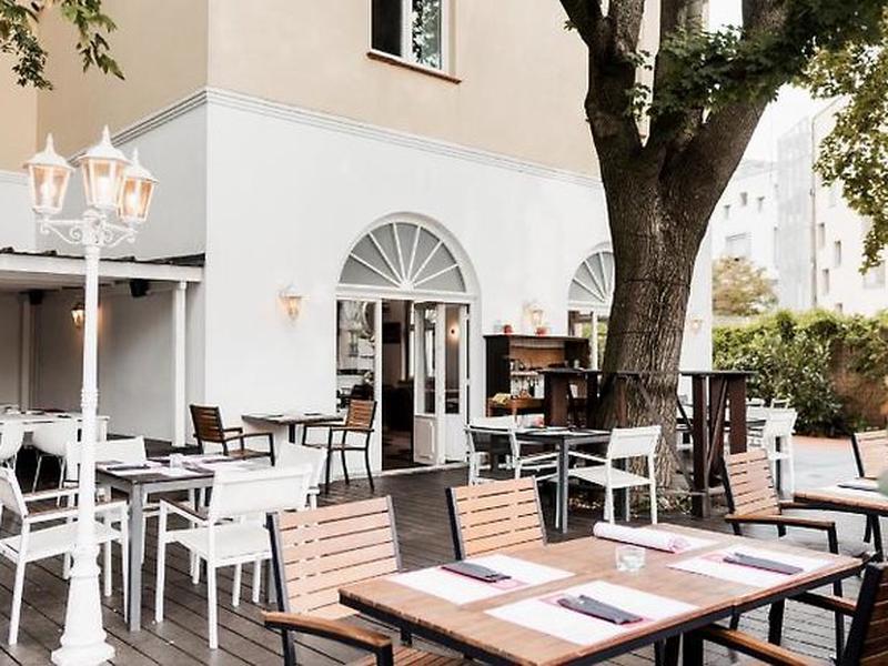 9ED24E27E48F32D68965F0B35D6F21C7