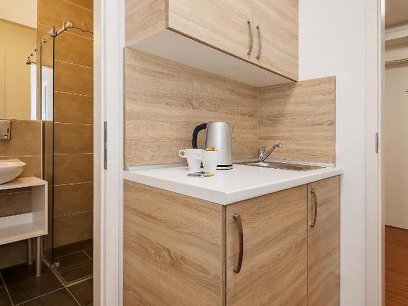 8191228E5A0091F23A18D8BD34E196A0