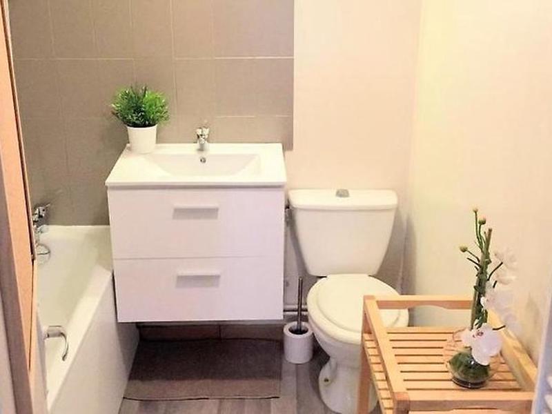 D2BE72EE7FFB454ADB581D3CF74D41C0