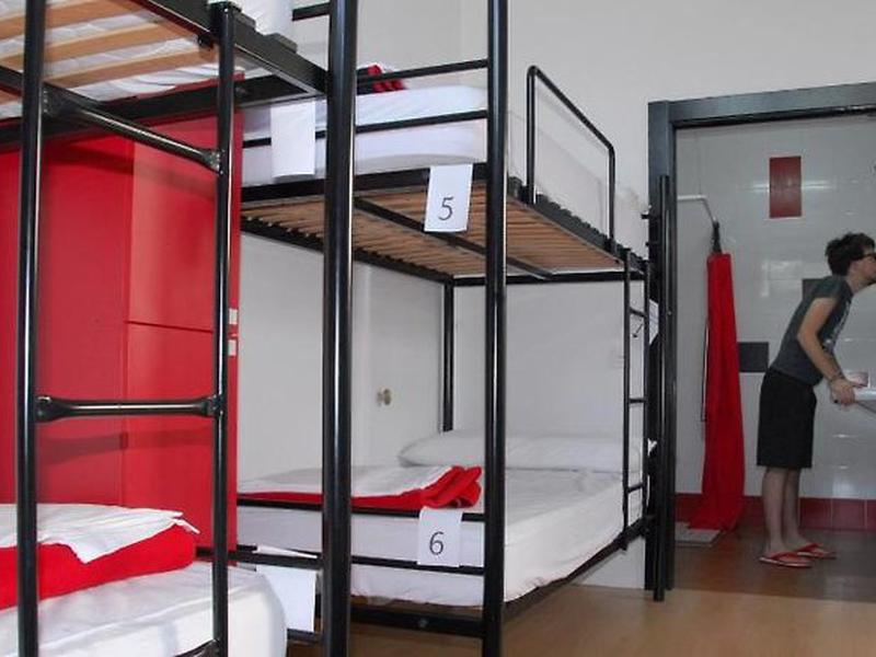 E0F6E8E44DB5BC4C8C7C5F2AFC37A6E4