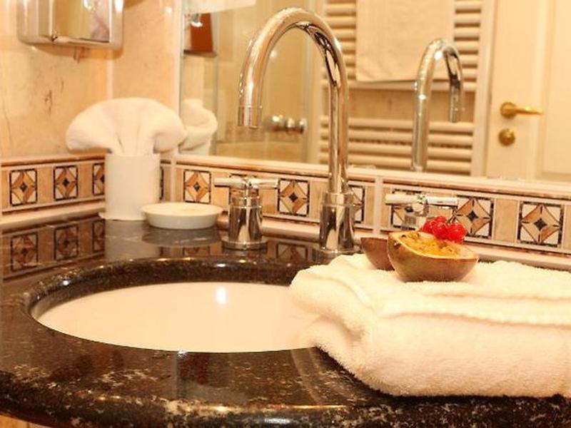 C2BC440DD9E1577779B2972F7EF6B8DE