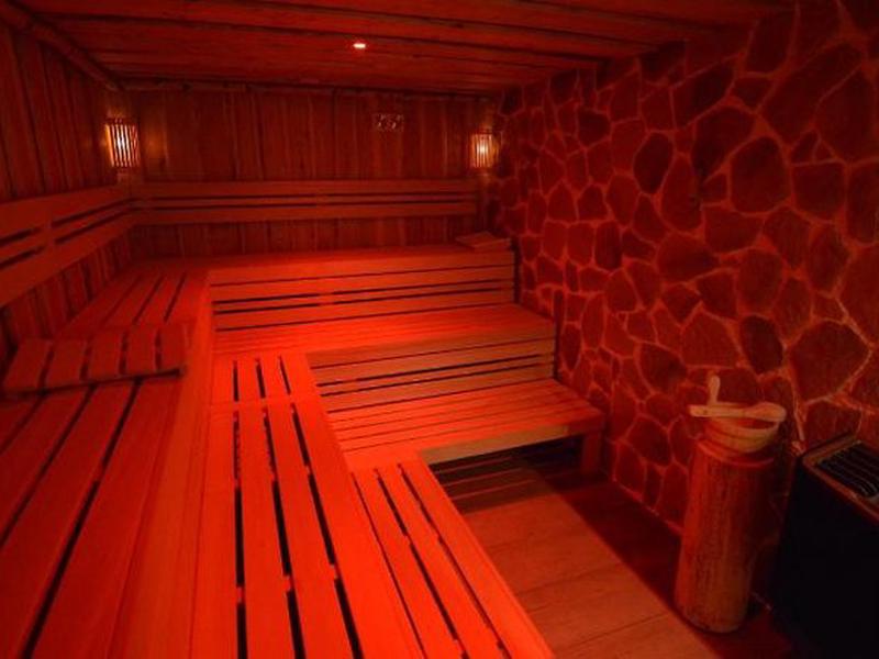 27B4A2C6D48421606B458A0295CA764B