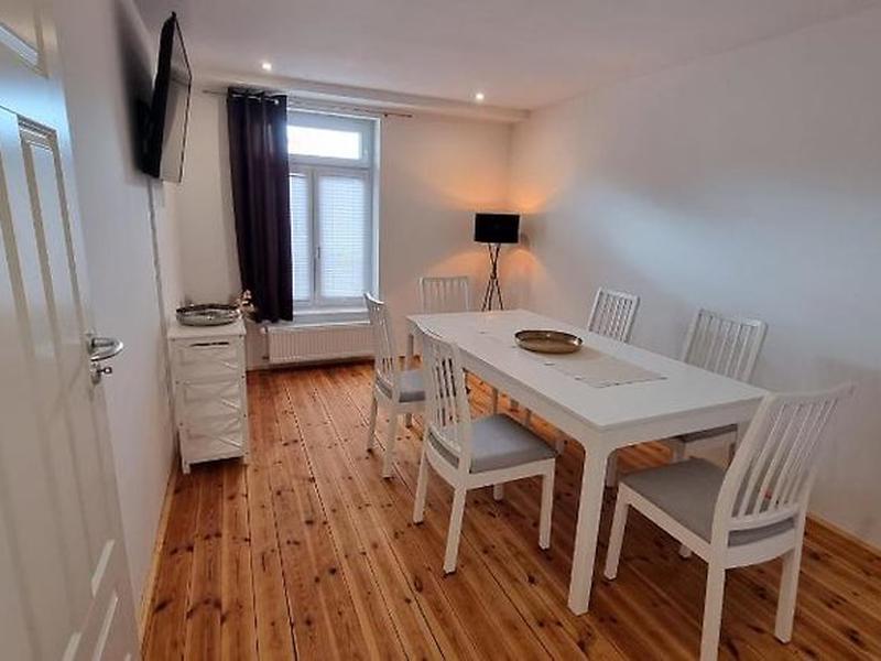 6A9BF2E5CB6904D0114A402797C1A7BE