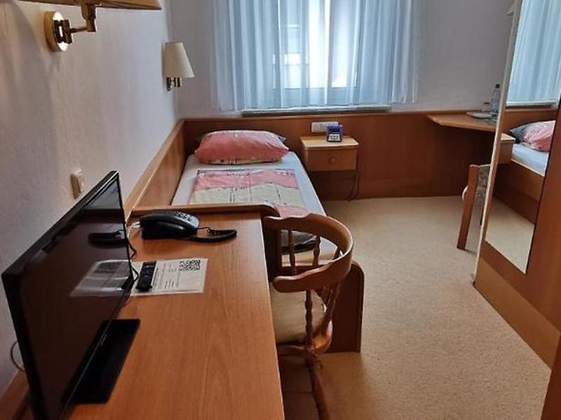 89271D8B65692E3B705C90D4F1D576D0