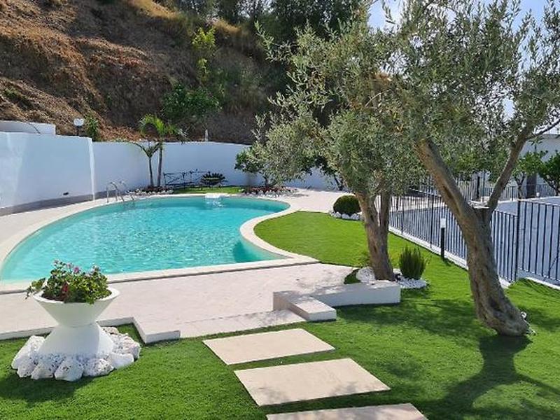 EBE9812F7017B41F4FF4923CE612D6C5