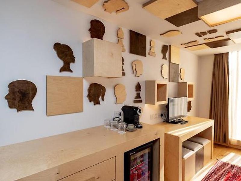 FBF01F0052A0D73285780B0665FAAC24