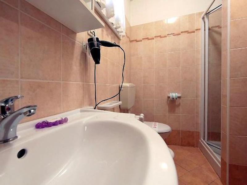 6C6C8D26E3EEC3297CCCD46D4614EE8B