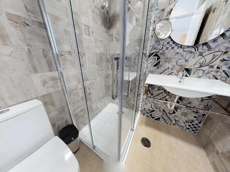 C1B9D8E59C3718D58D27401A80EFCF38