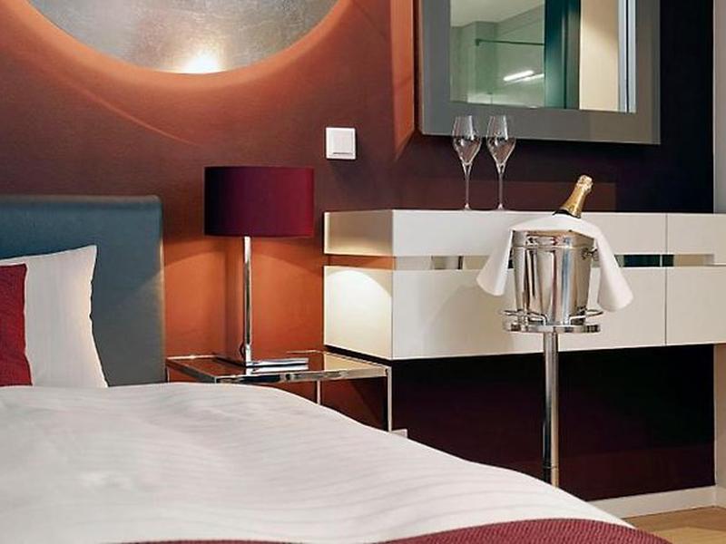 70EE337B8933B8FCD1B429D1E16DFAE2