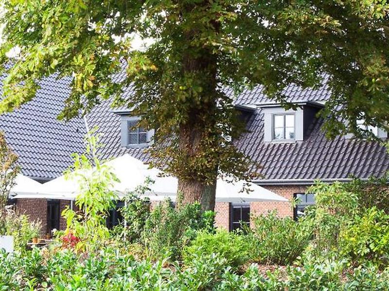 2AD6B08735D1EC422383F62DF13CD1AA