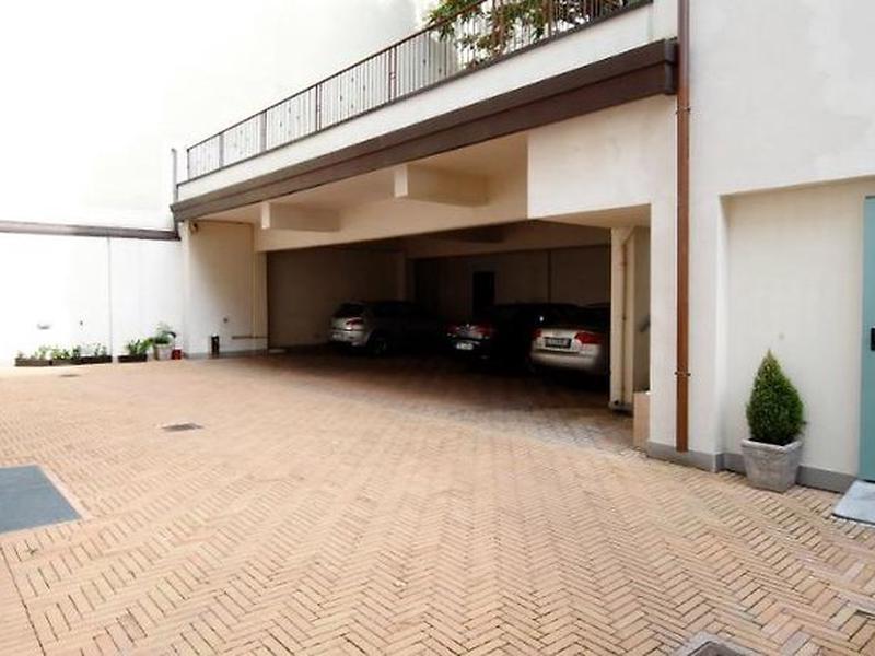 15E3155198F175A5D16FC86C1ED48357