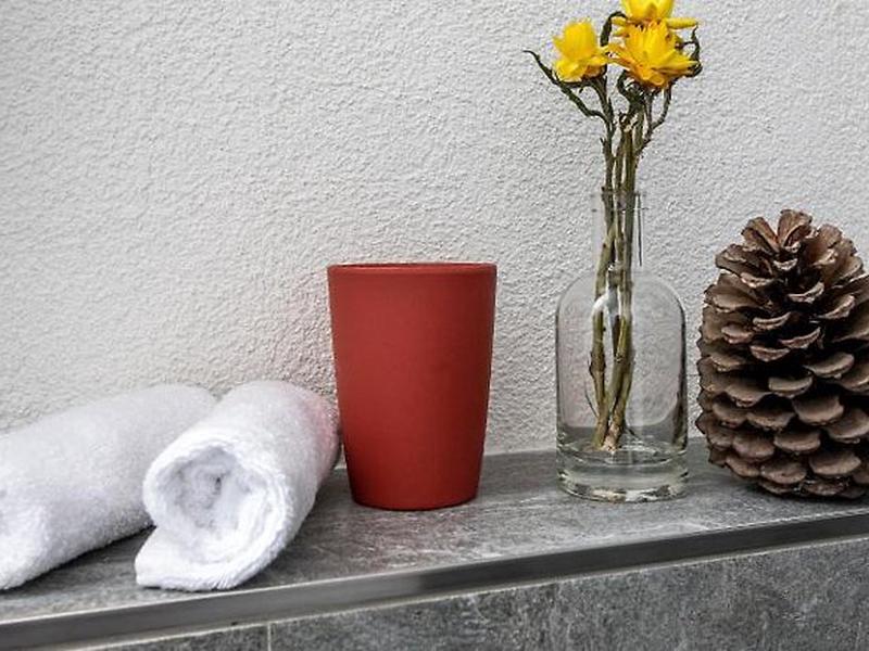 B7E5E7F4A4B1349DCA310B70EA68046A