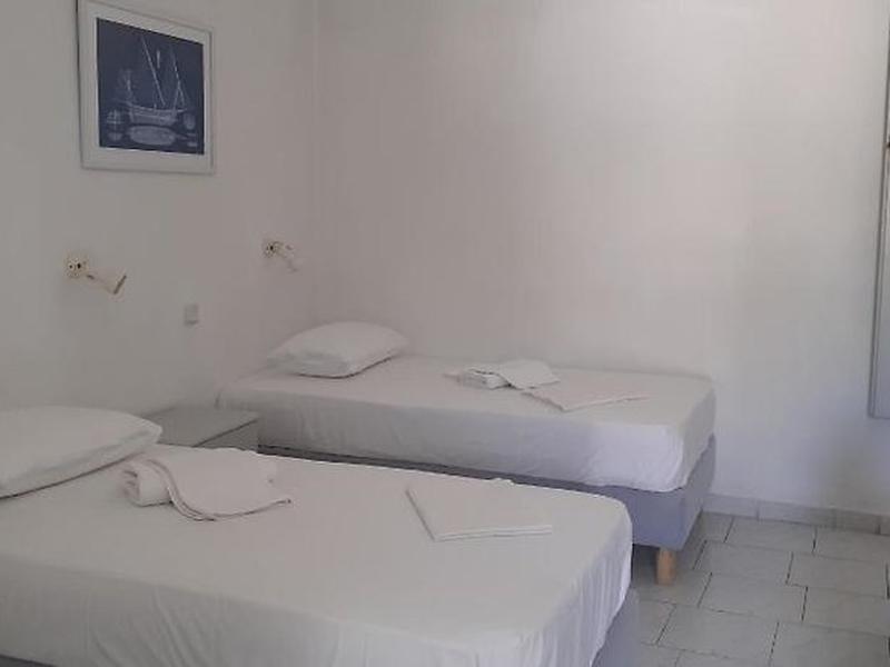 FE0CCAA72D65D55C9343F5B3E1E1B558