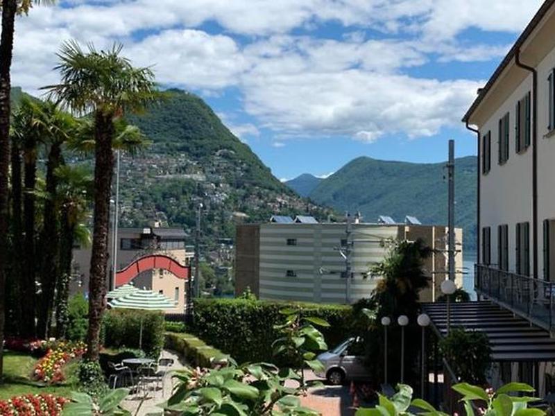 3D395DAAF1570C7094345BFE00D80C26