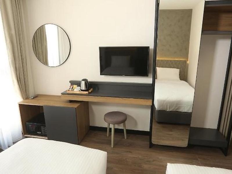 92CBC1E306E524D301F8CBA717CF3D70