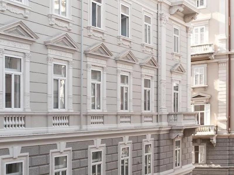 54BADDE053E8C7D7355555A95C03172F